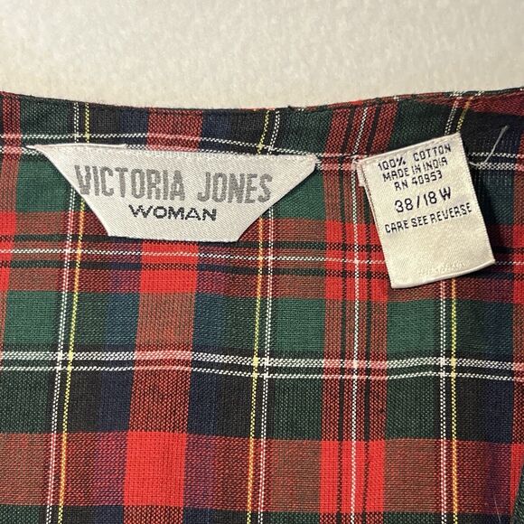 Vintage Victoria Jones Woman Christmas Vest Red Plaid Size 18 W Black Velvet - Picture 11 of 13
